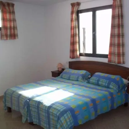Sleeps 5 Wifi * Famara